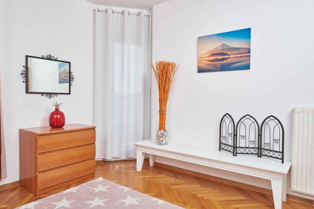 Apartments Lovric With Sea View Kaštela Eksteriør bilde